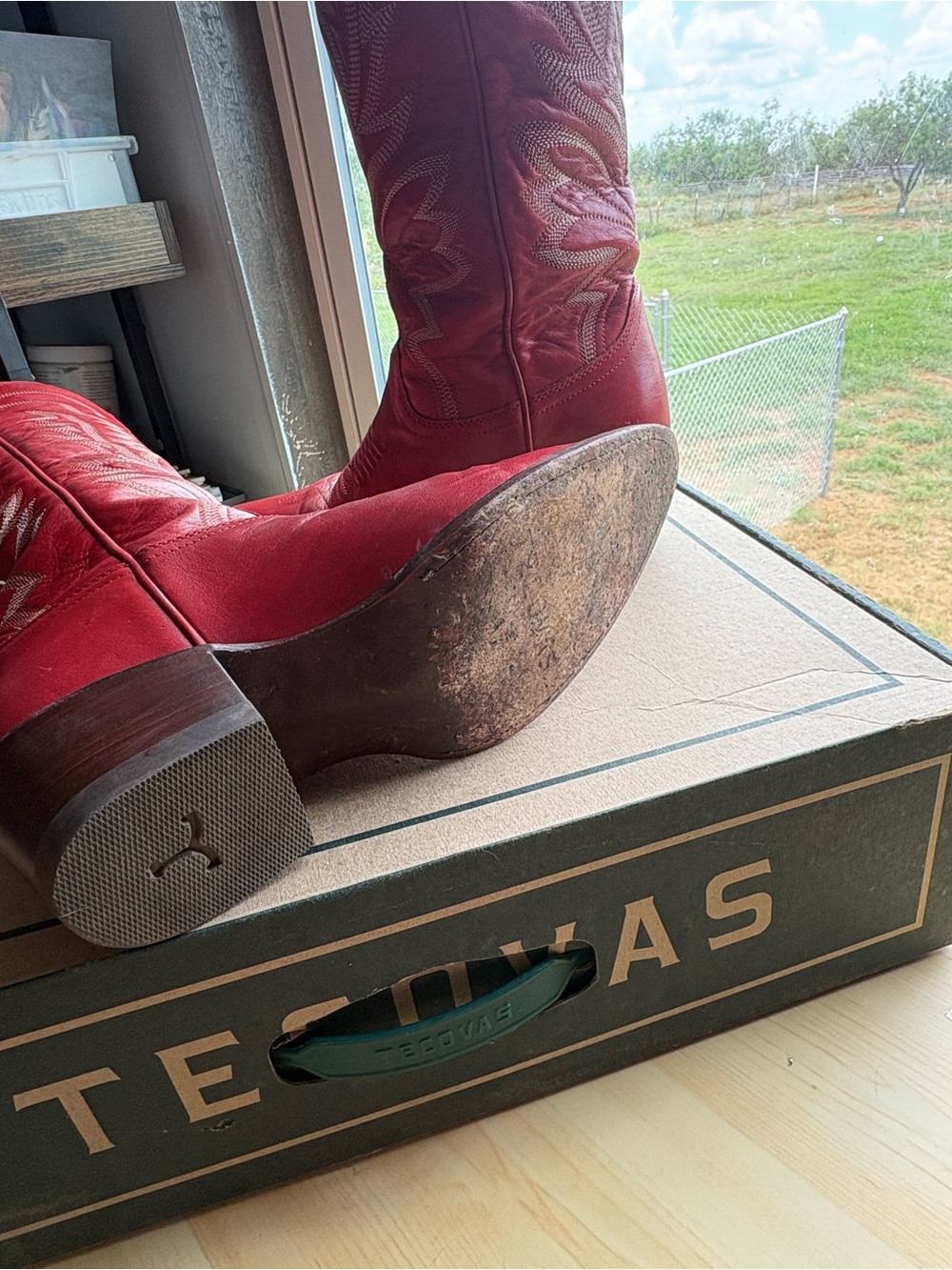 Tecovas Red Abby - Picture 7 of 7